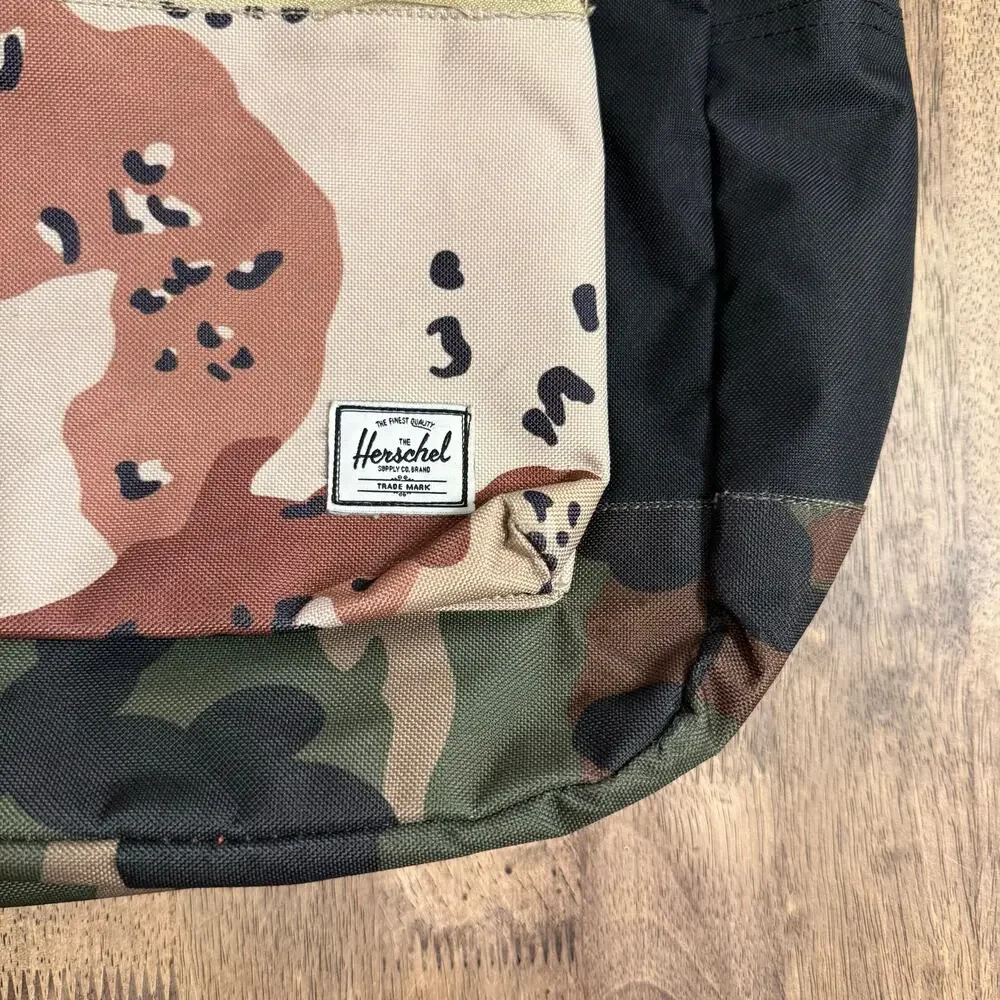 Herschel Supply Co Settlement Backpack Zipper Unisex Black/Camo/Woodland 23L - Picture 3 of 9